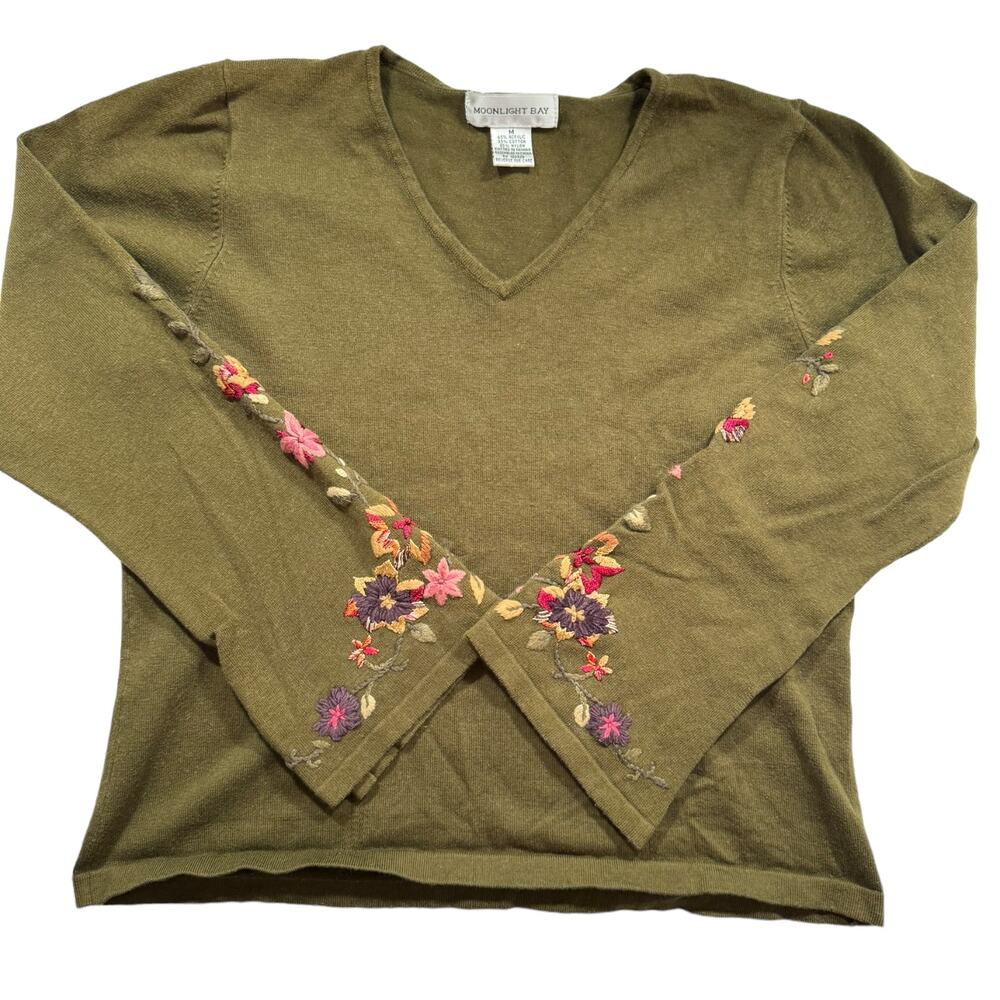 Moonlight Bay Lightweight Green Sweater w/ Embroidery Medium